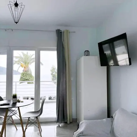 Beachway Luxury A B Néa Péramos