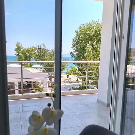 Beachway Luxury A B