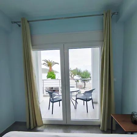 Beachway Luxury A B * Néa Péramos