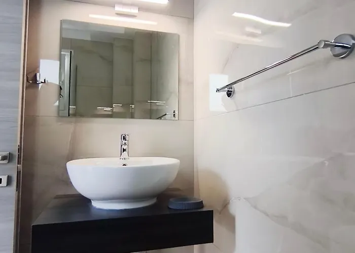 Beachway Luxury A B * Неа-Перамос