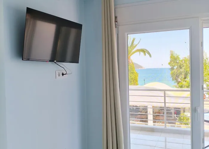 Beachway Luxury A B * Неа-Перамос