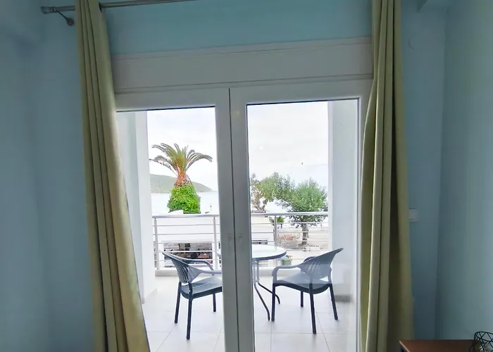 Beachway Luxury A B * Неа-Перамос